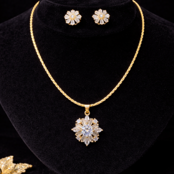 Modern Cut Diamond Stone Set