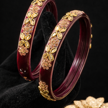 Maroon bangle Kundan style